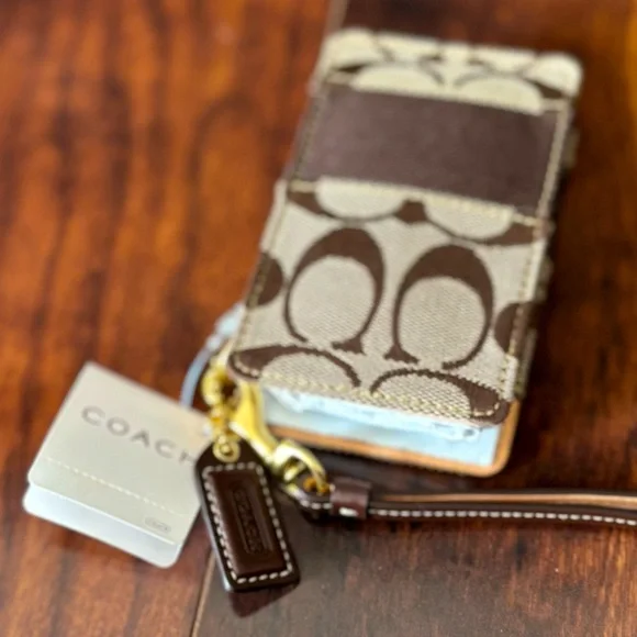 NEW Coach Signature Brown and Tan iPod Case Holder NWT - Picture 11 of 11